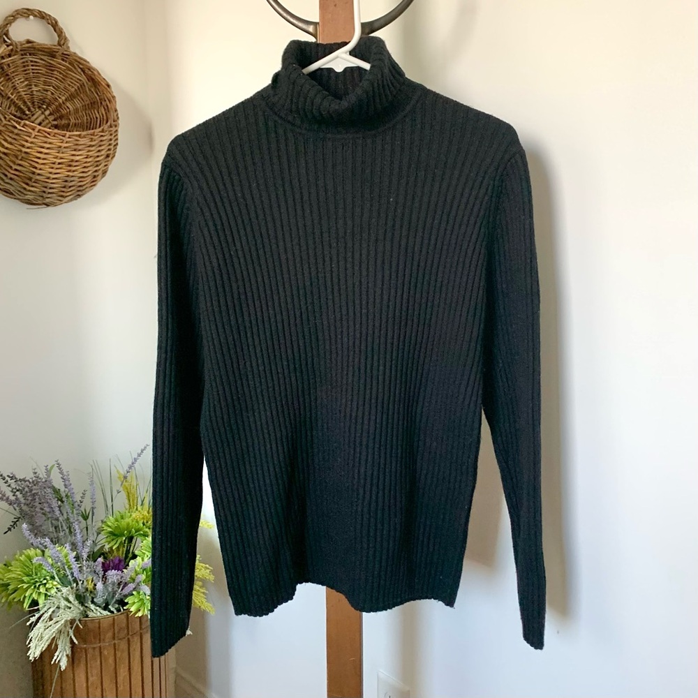 LL Bean 100% Merino Wool Ribbed Knit Turtleneck Sweater in black - Picture 3 of 14